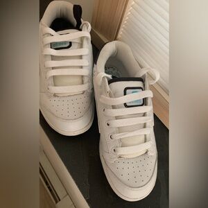 Etnies Sneakers NWOT